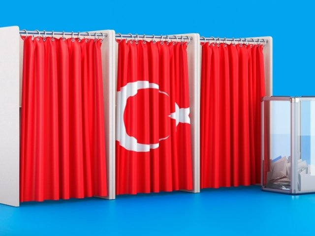 Voting booths with the Turkish flag